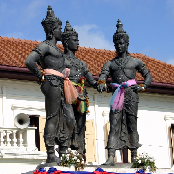 Three Kings Statue