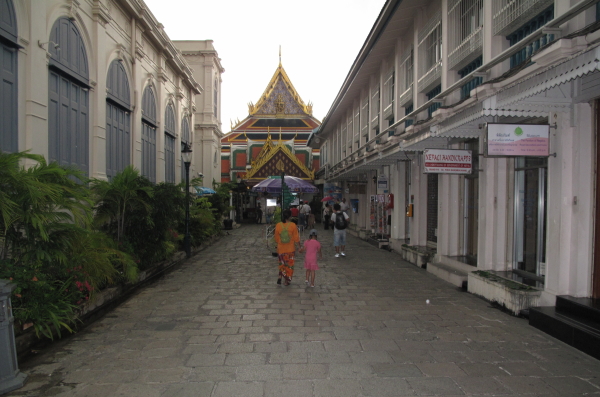 Entrance to Emerald Buddha Temple