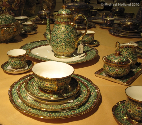 Benjarong ceramics on display at Narai Phand