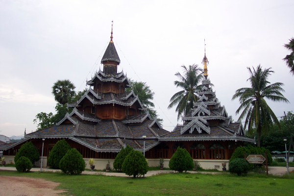 Main chapel at Wat Hua Wiang