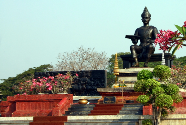 Statue of King Ramkamhaeng