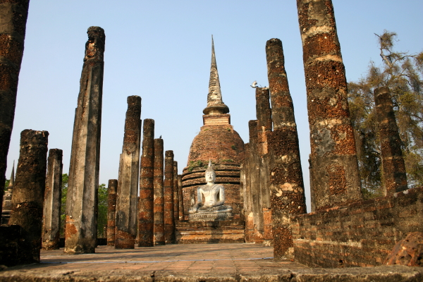 Ruins of the prayer hall with the pagoda behind