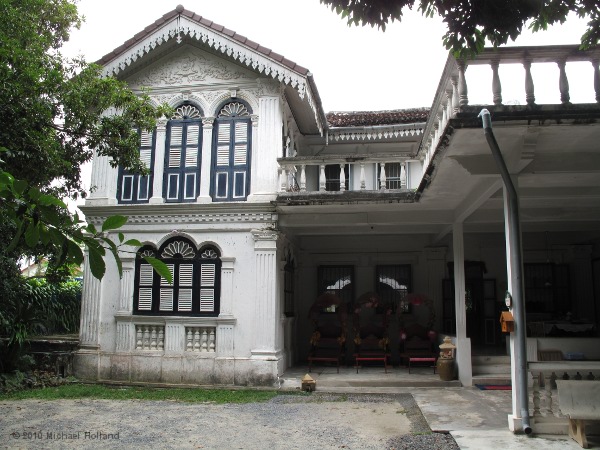Pithak Chinpracha House