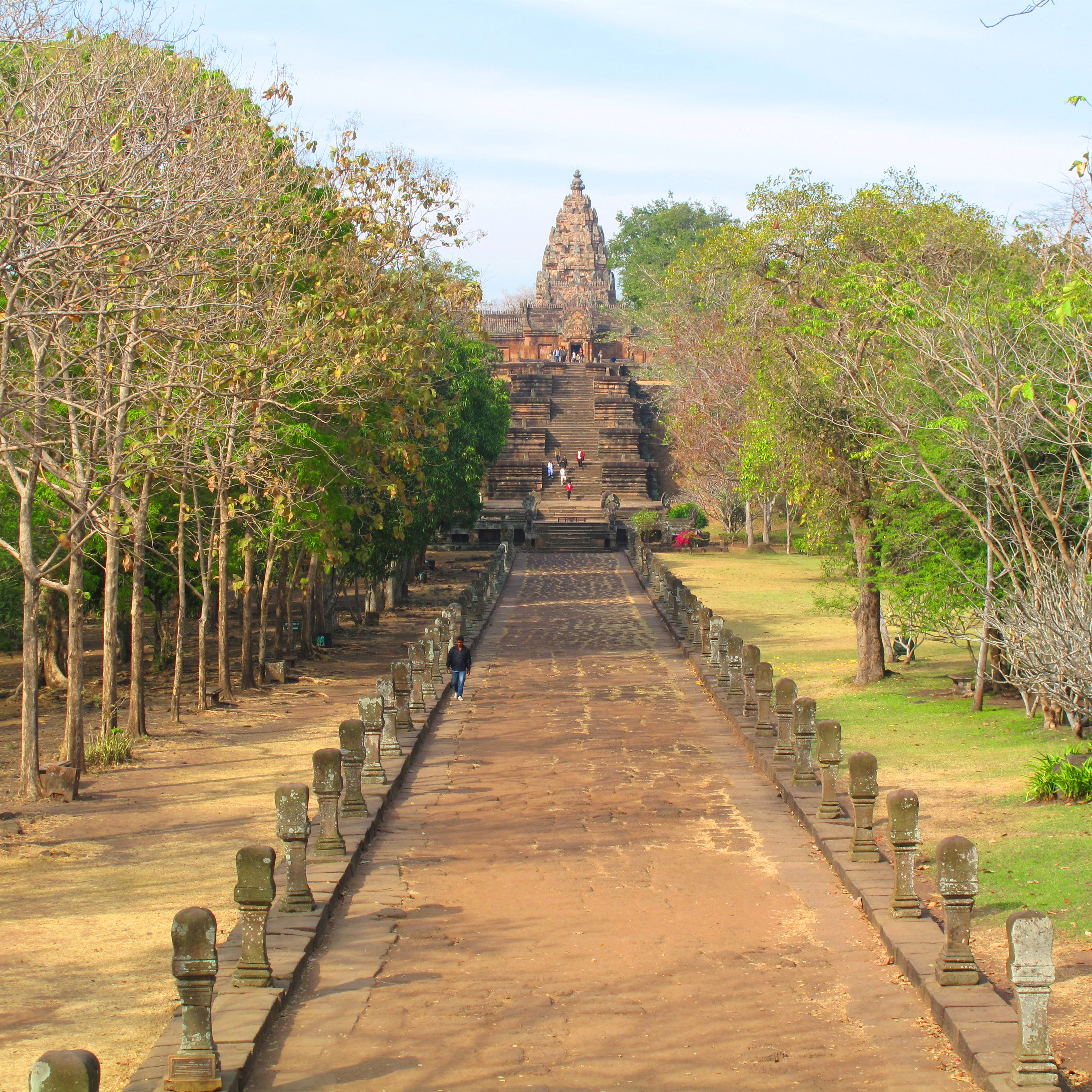 The processional walkway to the temple