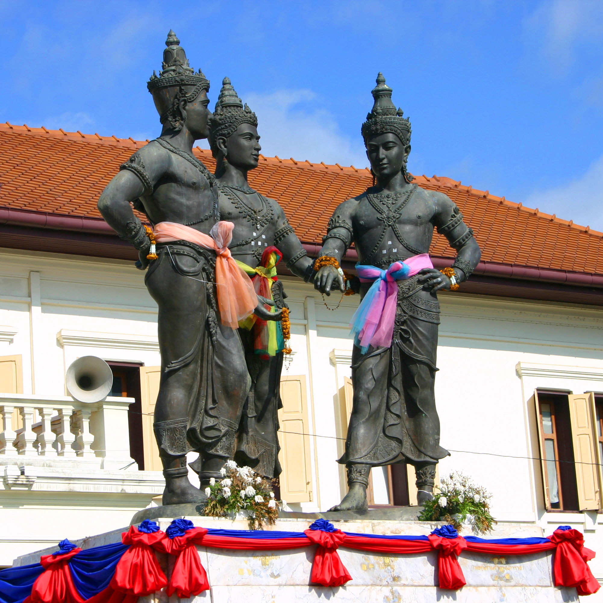 Three Kings Statue