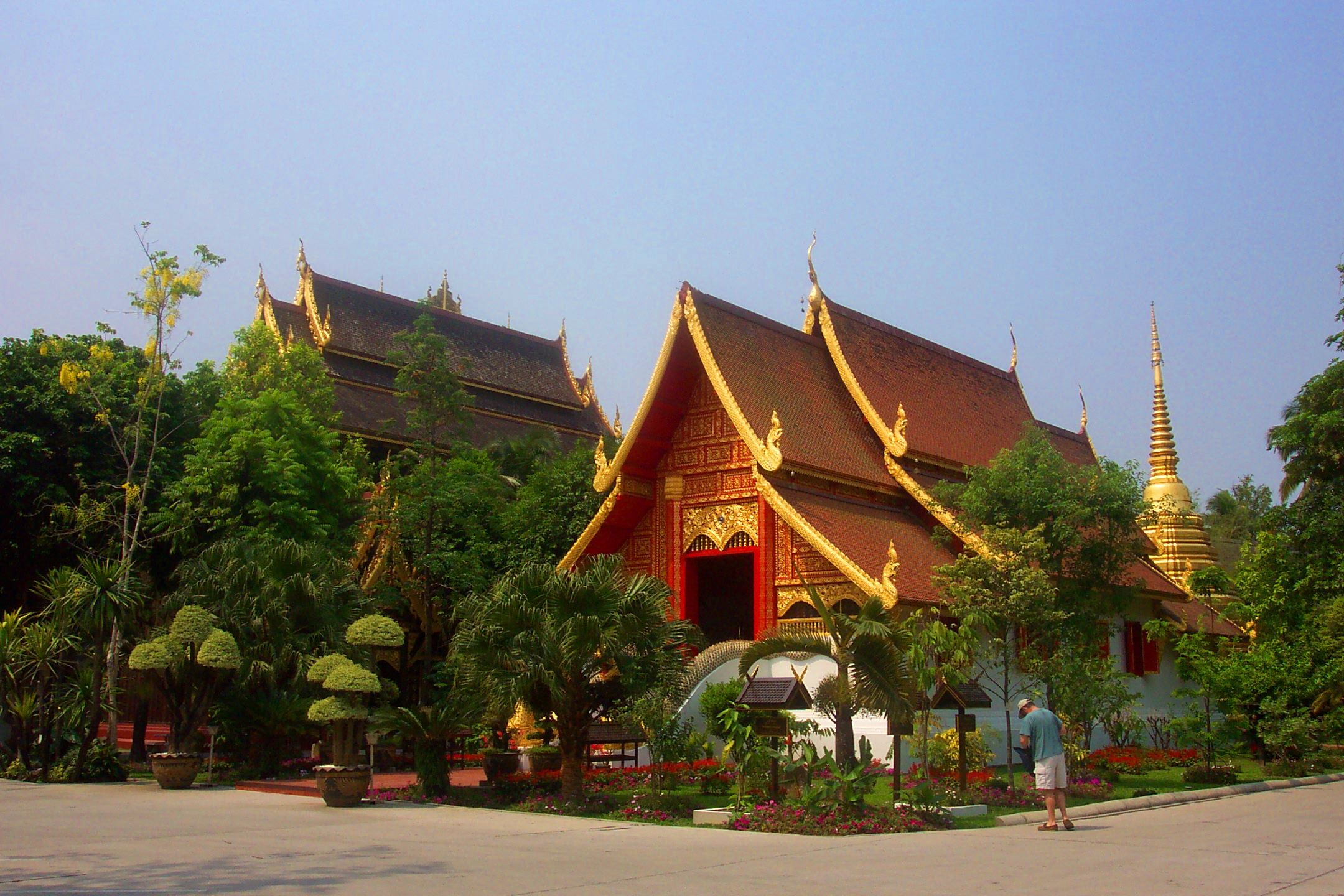 The ordination hall with the gilded pagoda behind