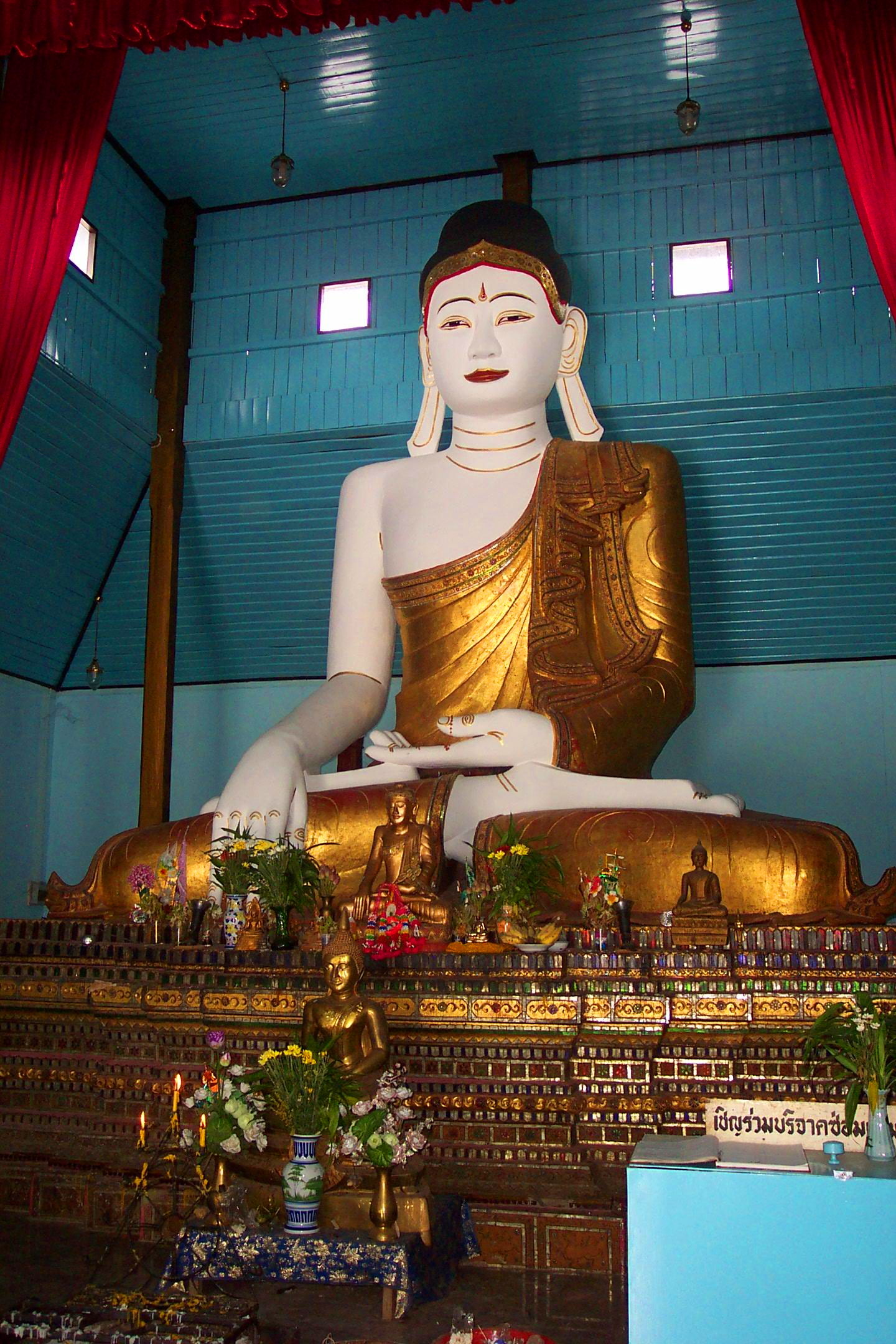 Wat Jong Kam Buddha