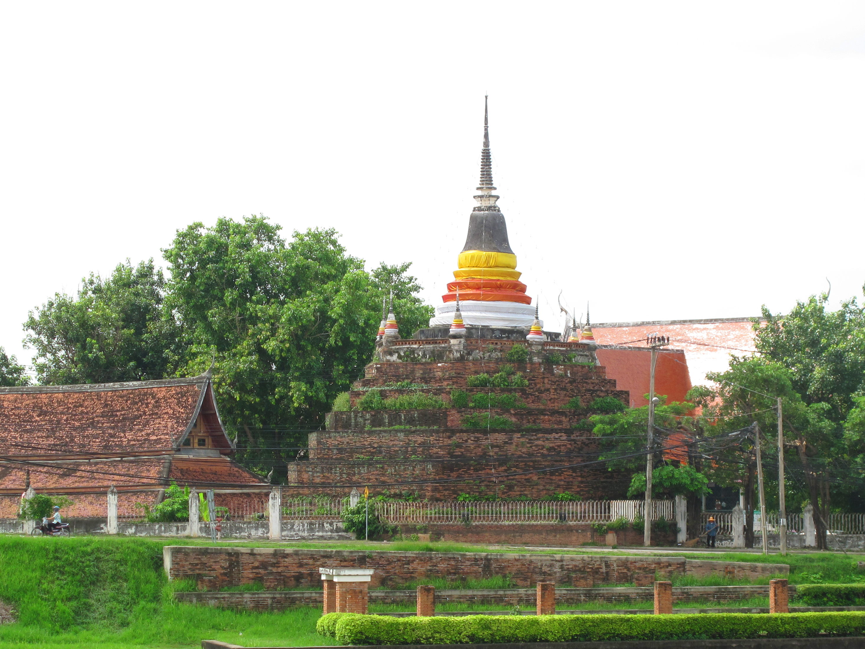 Wat Ratburana from across the river