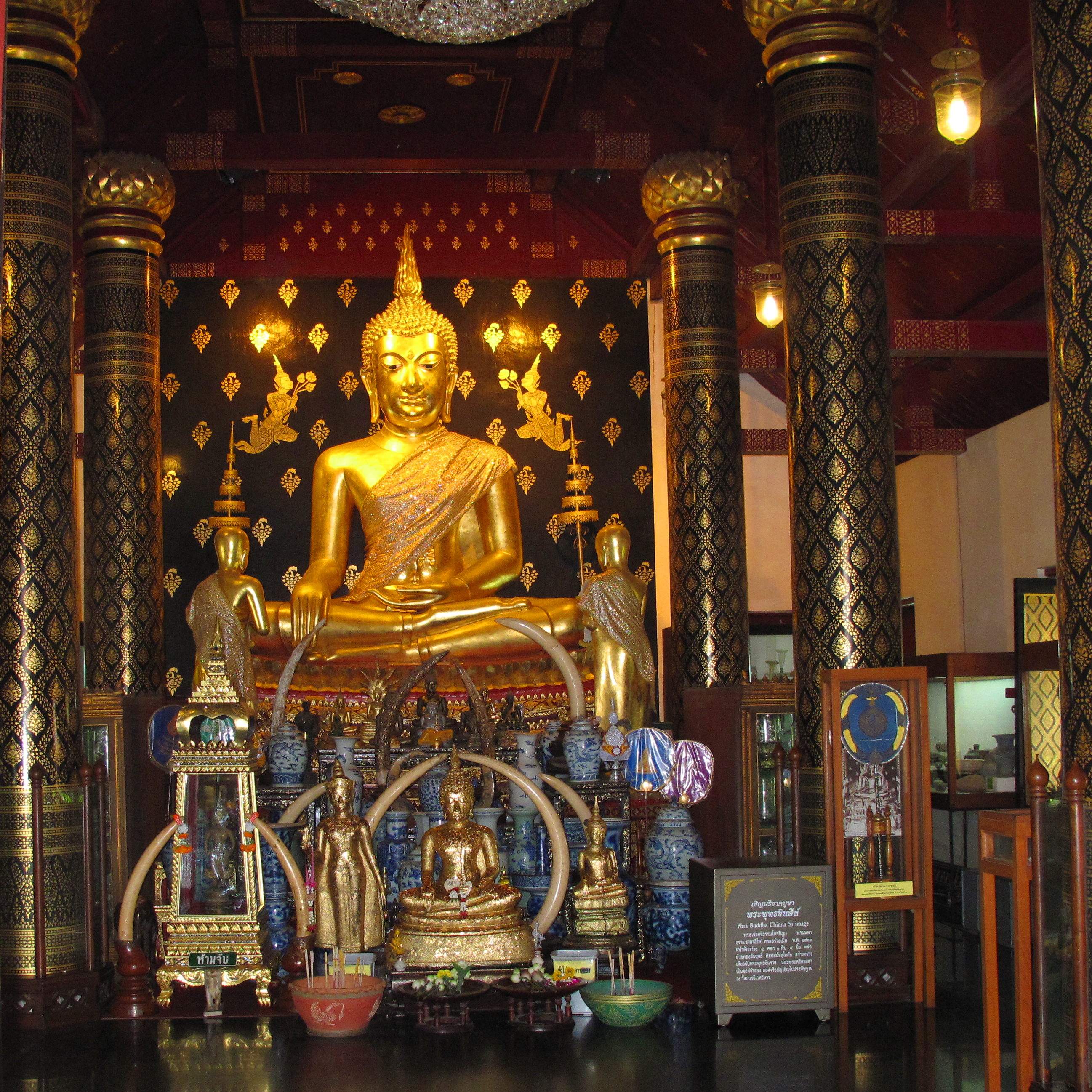 The famous Phra Chinnarat Buddha image at Wat Phra Sri Rattana Mahathat