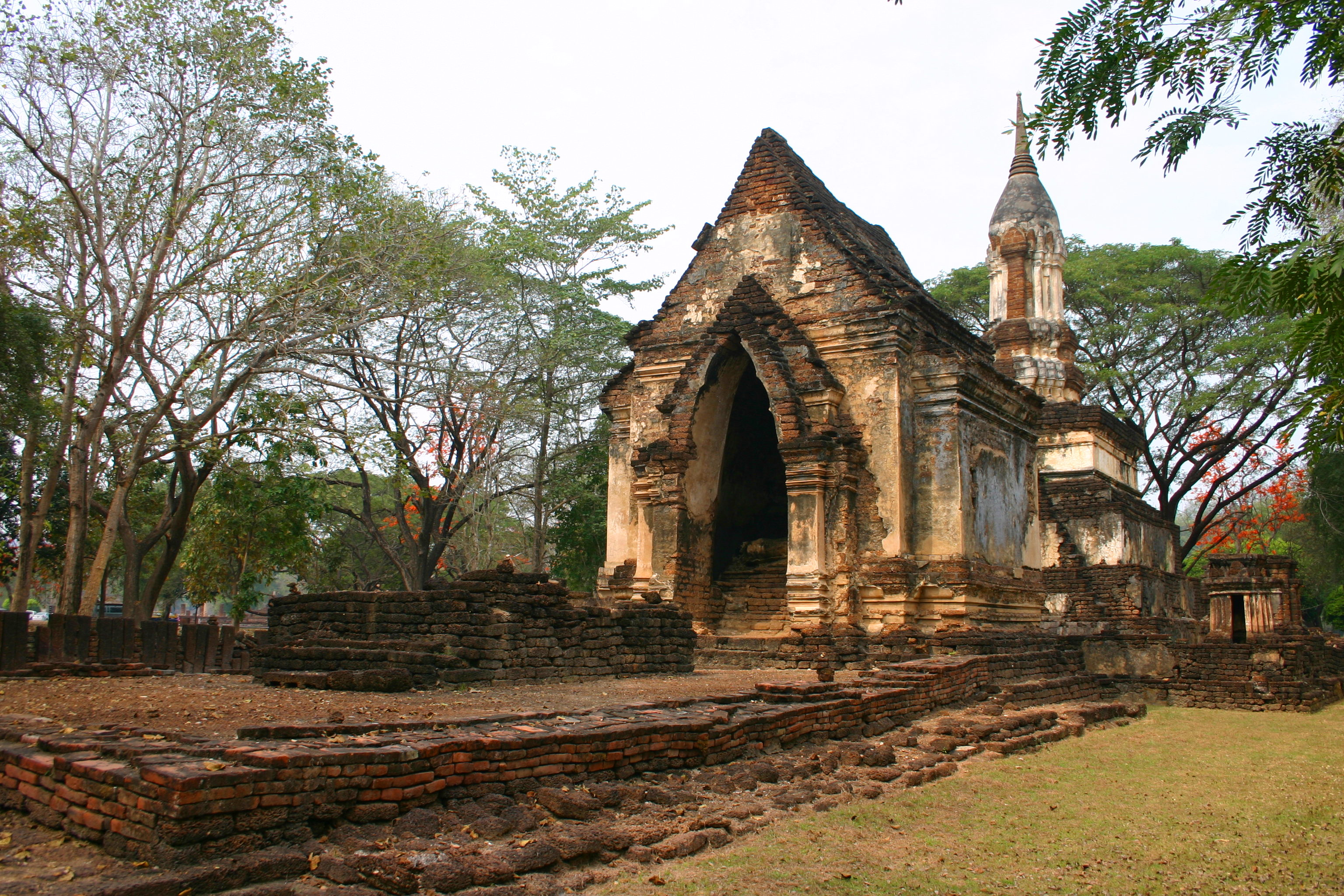 Wat Suan Kaeo Utthayan Noi