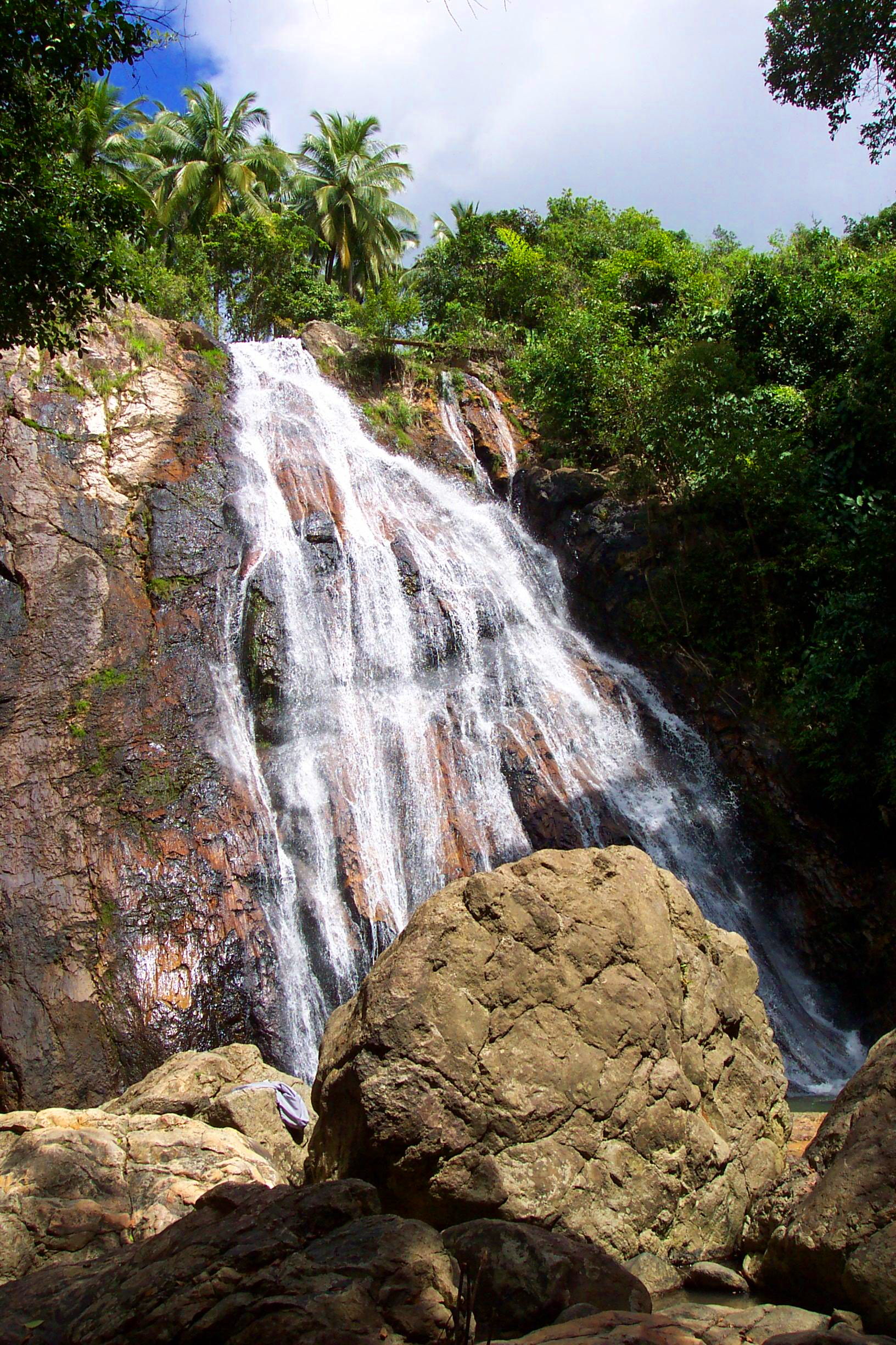 Na Muang waterfalls